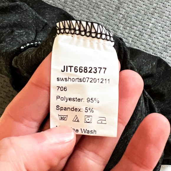 SHEIN | Deftones Screen Print Pony Scrunch Butt Shorts - Picture 7 of 8